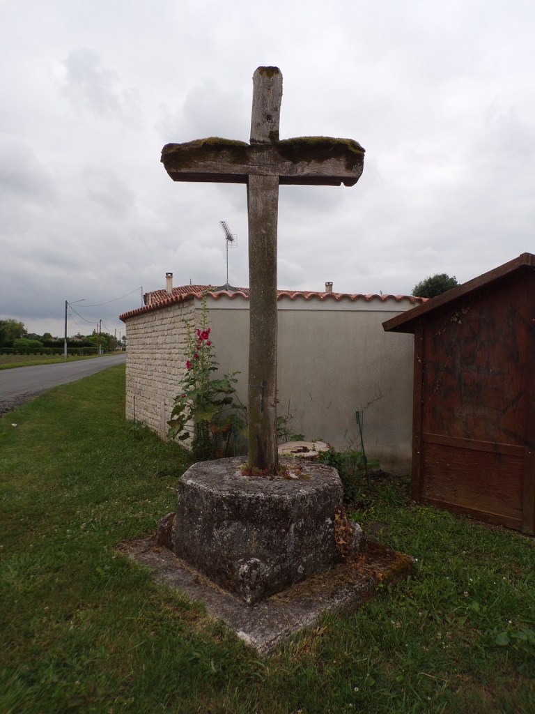 Une Croix 'Les Buges' (5 juin 2022)