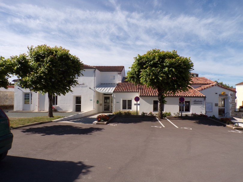 Sonnac - La mairie (30 mai 2022)