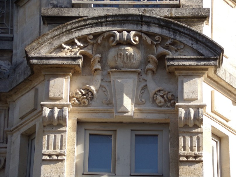 Maison, banque, avenue Victor Hugo (1 novembre 2022)