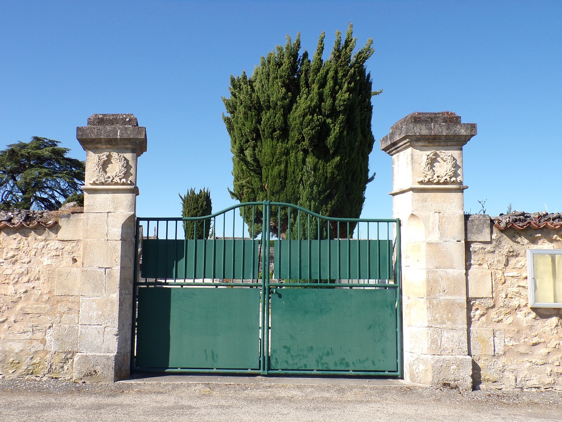 Bourg-Charente - L'entrée du cimetière (27 mai 2020)