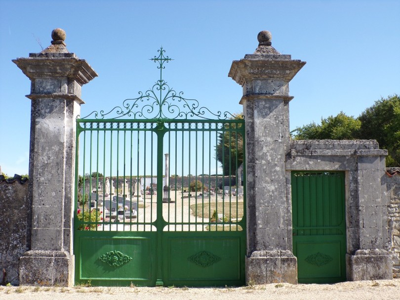 Brie-sous-Matha - L'entrée du Cimetière (12 septembre 2021)