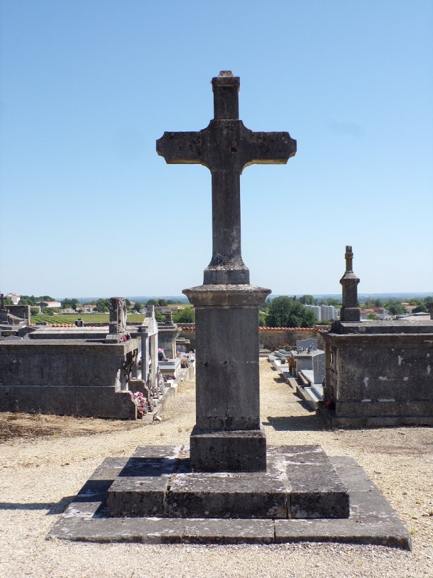 Burie - La Croix de Cimetière (16 mai 2020)