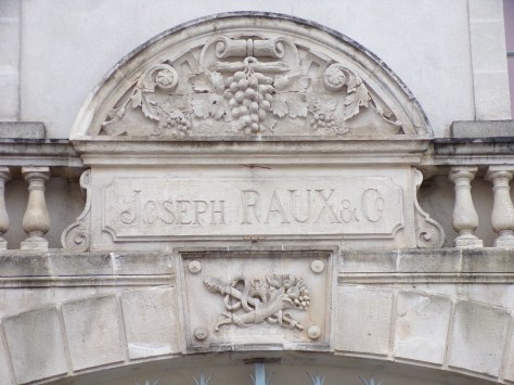 Etablissement anciennement, E. Neiraud et Cie, 138, rue Henri Fichon – décor de l’entrée (7 février 2023)