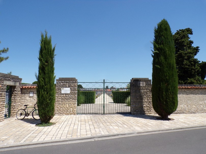 Jarnac - L'entrée du cimetière (2 juin 2019)
