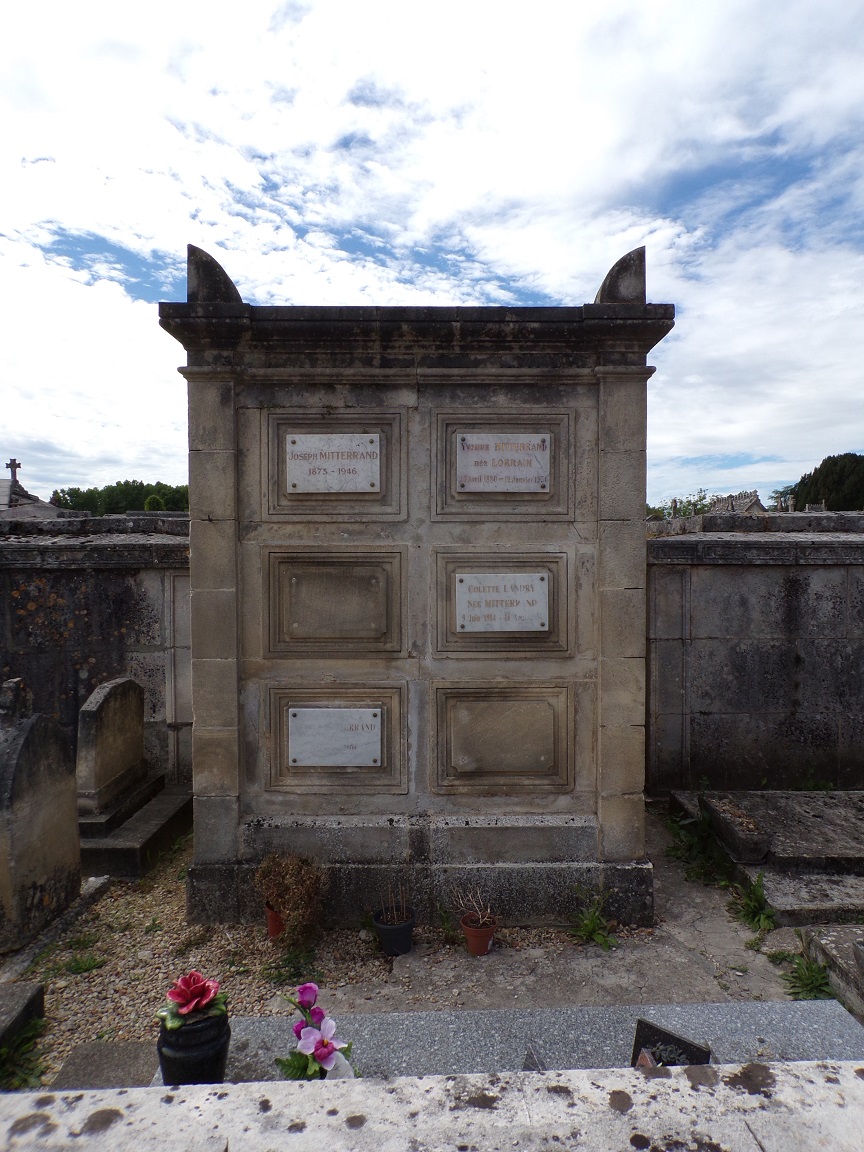 Jarnac - Tombe de François Mitterrand (19 août 2020)