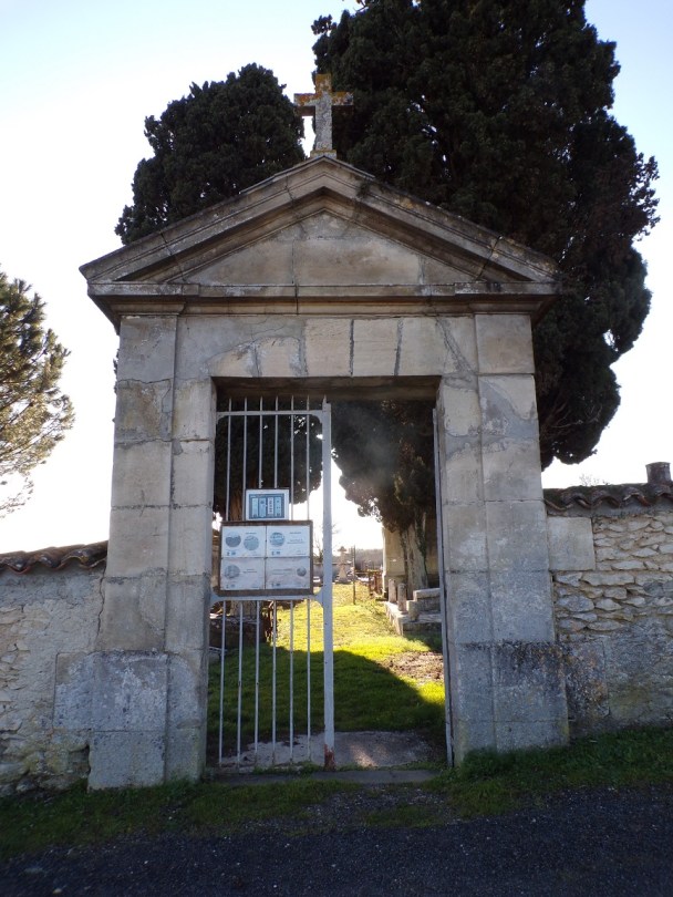 Le Cimetière - L'entrée (8 février 2023)