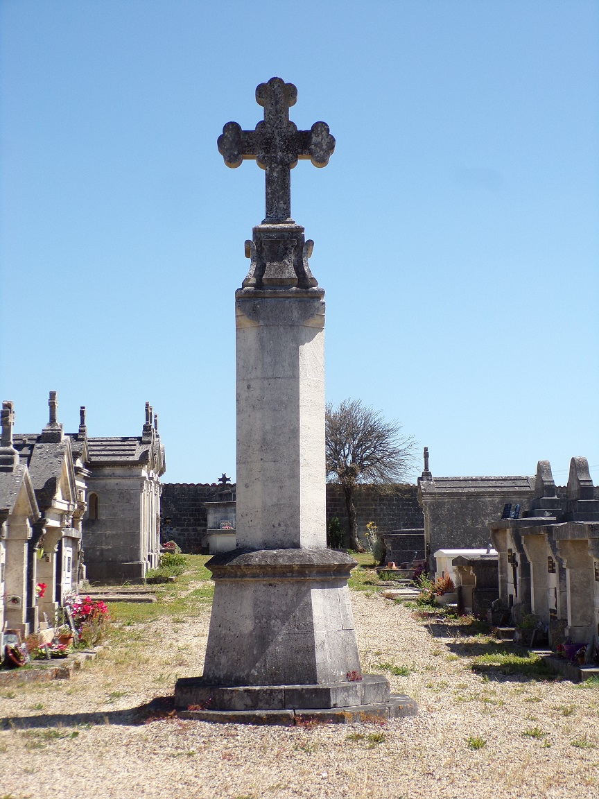 Triac-Lautrait - La Croix de Cimetière (22 juin 2020)