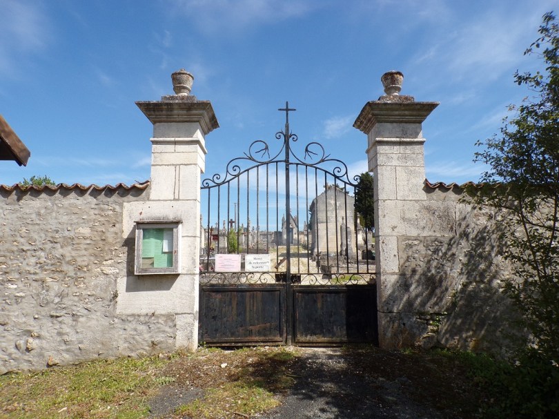 Dompierre-sur Charente – L'entrée du Cimetière (19 avril 2023)