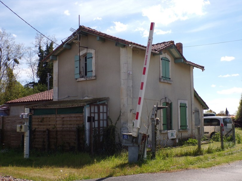 Rouffiac - Une maison de garde-barrière (19 avril 2023)