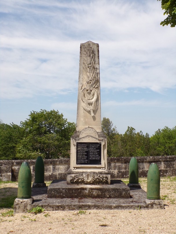 Bassac – Le monument aux morts (24 mai 2023)