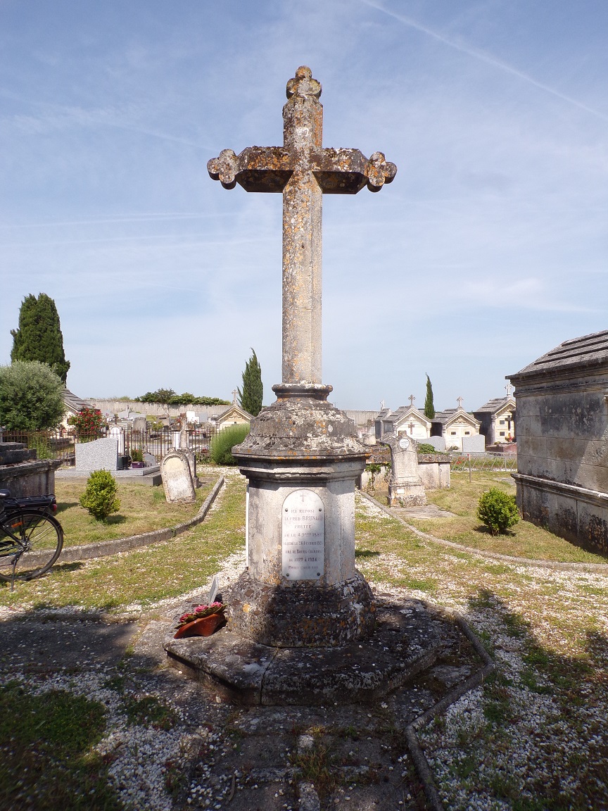 Bourg-Charente – La Croix de Cimetière (24 mai 2023)