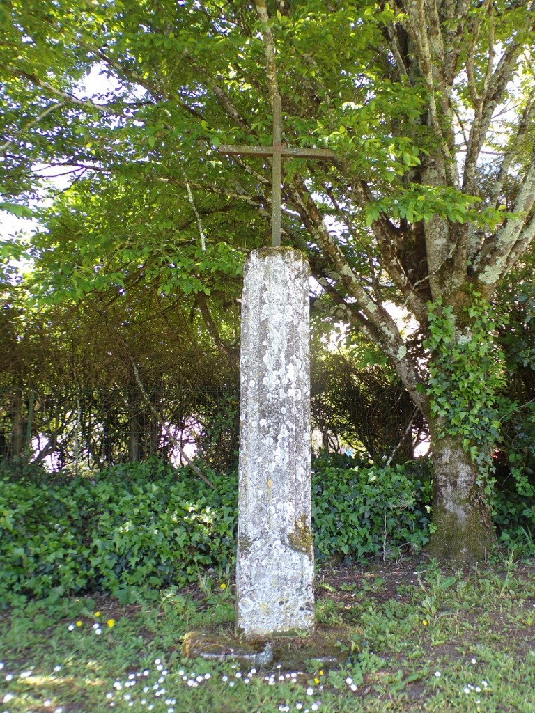Bourg-Charente - L'ancienne Croix de Cimetière (3 mai 2023)