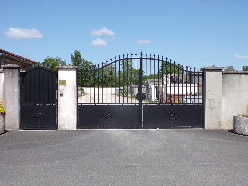 Gensac-la-Pallue - L'entrée du Cimetière (16 mai 2023)