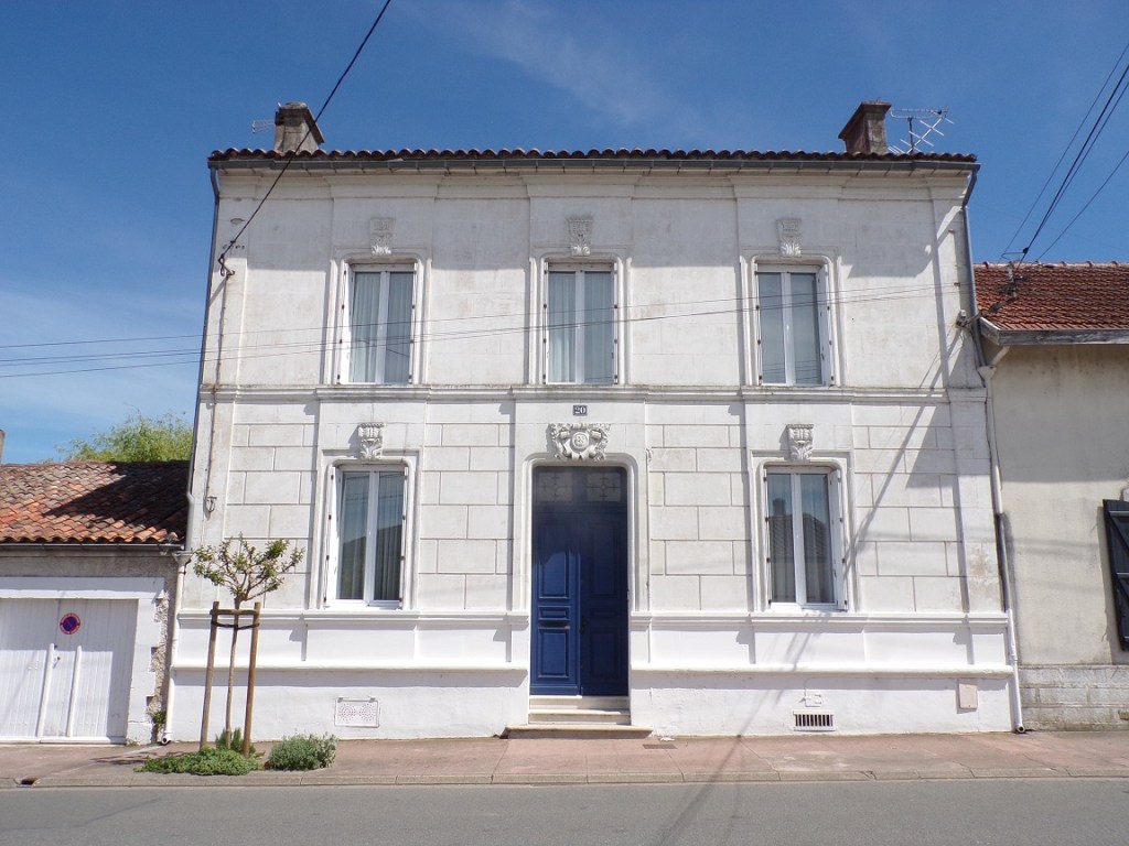 Jarnac - 2 rue Jacques Moreau - Maison (3 mai 2023)