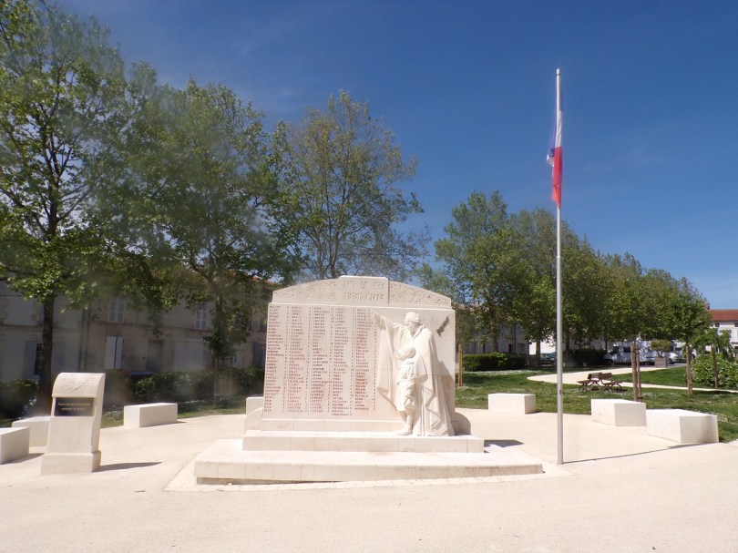 Jarnac - Le Monument aux Morts (3 mai 2023)