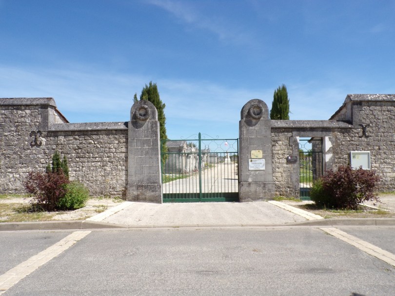 Jarnac - L'entrée du Cimetière du Roc (3 mai 2023)