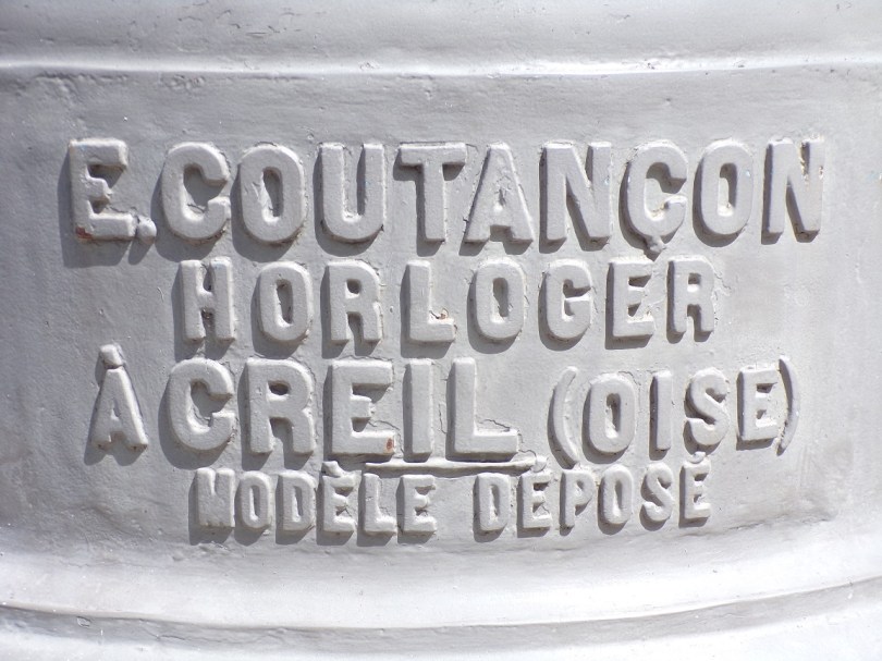 Jarnac - place du Château - Horloge Publique (3 mai 2023)