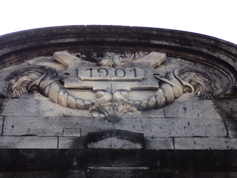 Jarnac - rue des Moulins 42 - Chai daté '1901' (16 mai 2023)