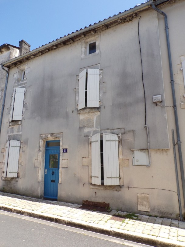 Jarnac - rue Jacques et Robert Delamain 8 - Maison (16 mai 2023)