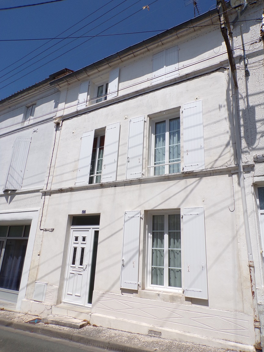 Jarnac - rue Maurice Laporte Bisquit 27 - Maison (16 mai 2023)