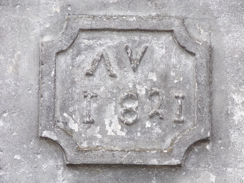 Angeac-Champagne - Un porche daté '1821' (27 juin 2023)