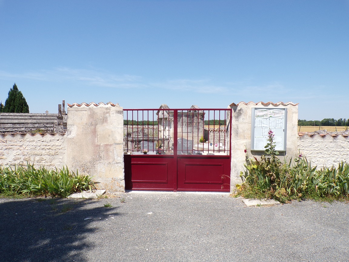 Courbillac - L'entrée du cimetière d'Herpes (14 juin 2023)