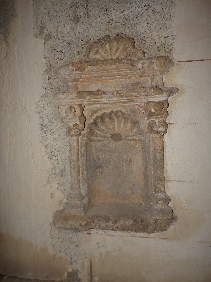 Neuvicq-le-Château – L’église Saint-Martin – Une niche dans la chapelle du Sacré Coeur de Jésus (14 juin 2023)