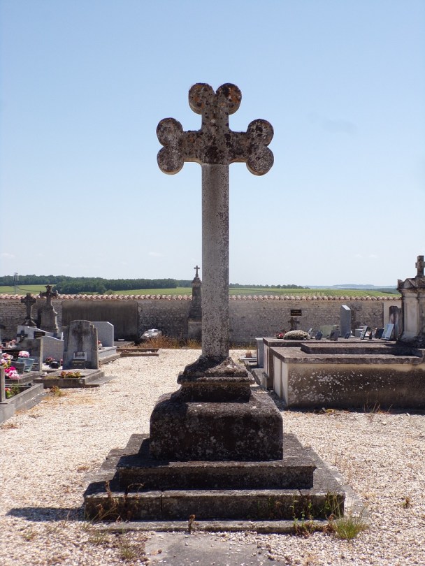 Saint-Fort-sur-le-Né – La Croix de cimetière (31 mai 2023)