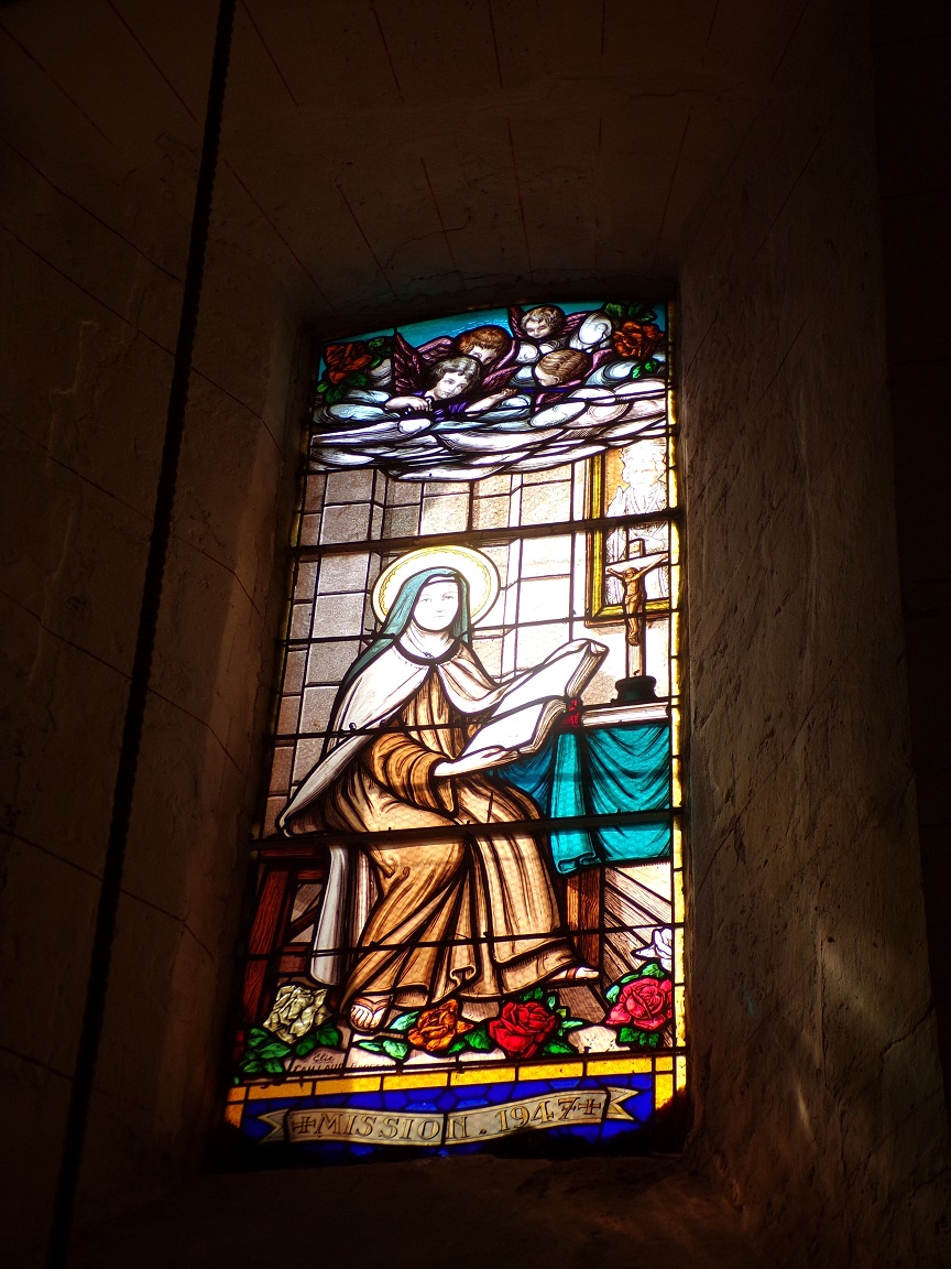 Saint-Fort sur le Né - L'église Saint-Fortunat - Le vitrail 'Mission 1947' (7 juin 2023)