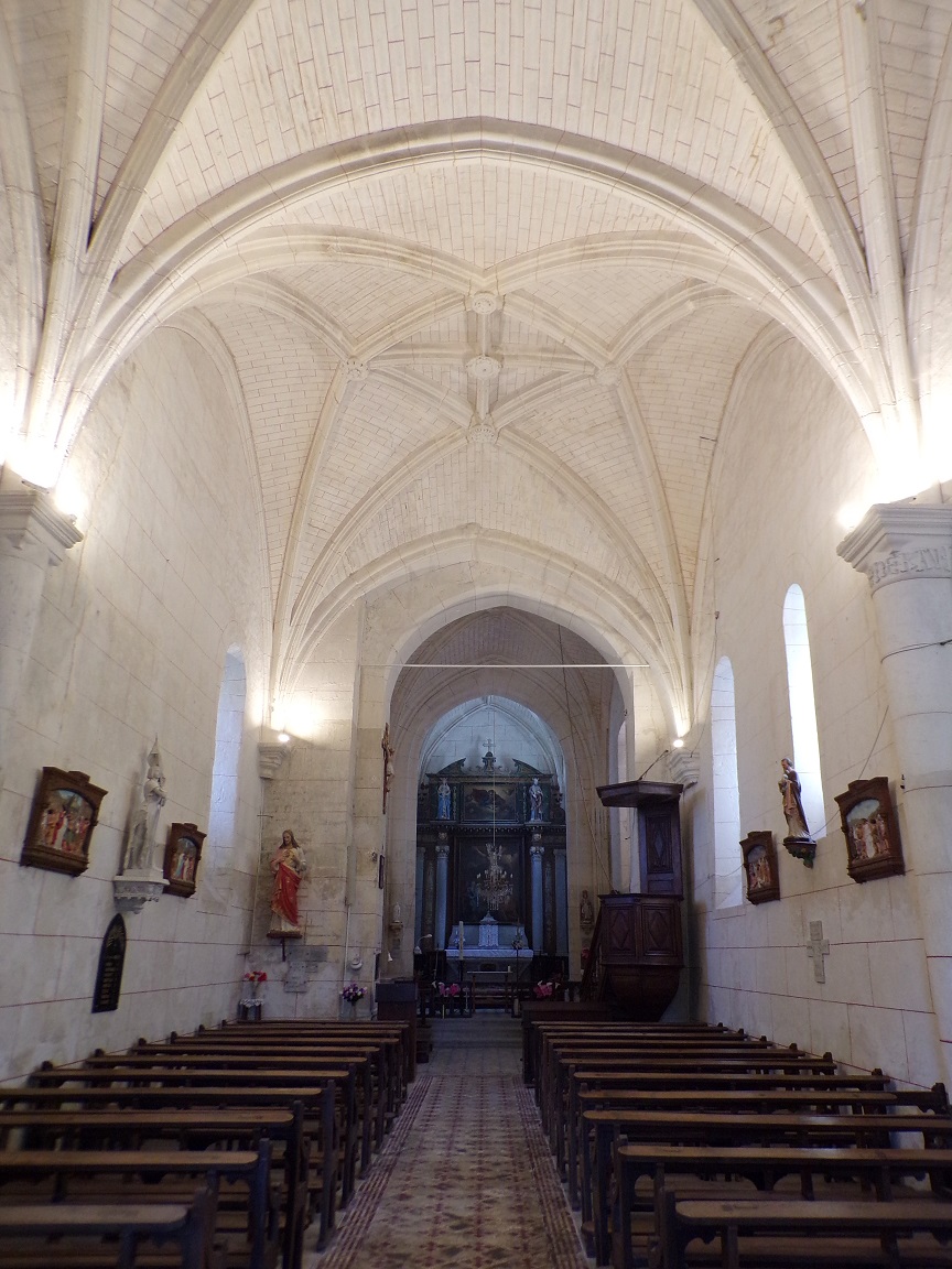 Saint-Fort sur le Né - L'église Saint-Fortunat - Vue de l'entrée (7 juin 2023)