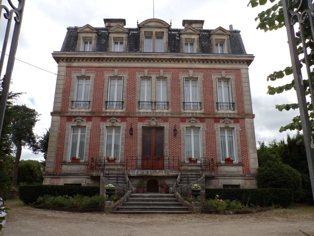 Jarnac - 40 rue Pasteur - Hôtel 'Les Hauts de Charente' (22 juillet 2023)
