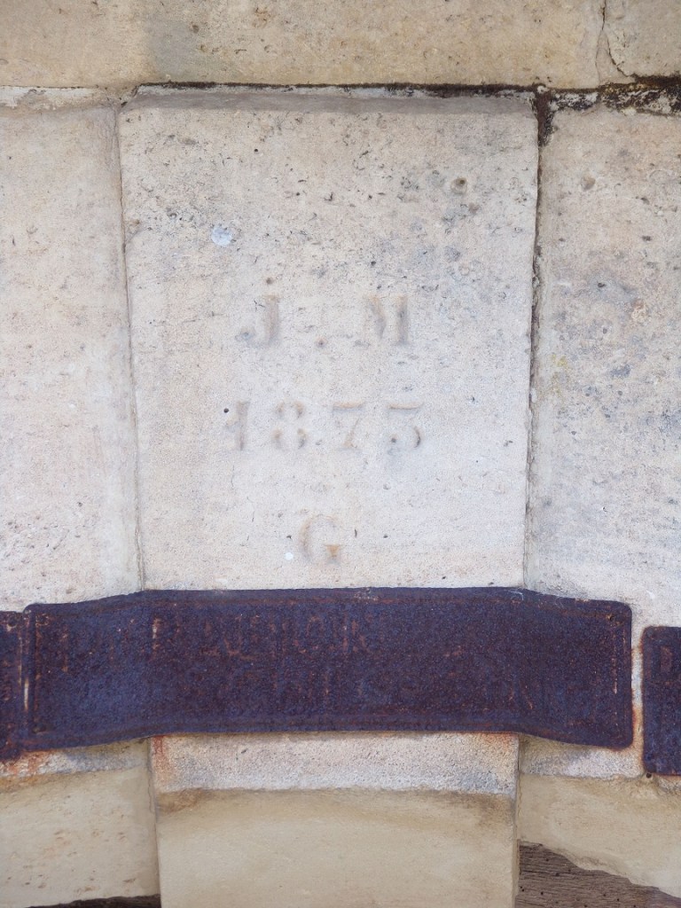 La Jarrie - 3 rue des Ruidards - Porche daté '1873' (22 juillet 2023)