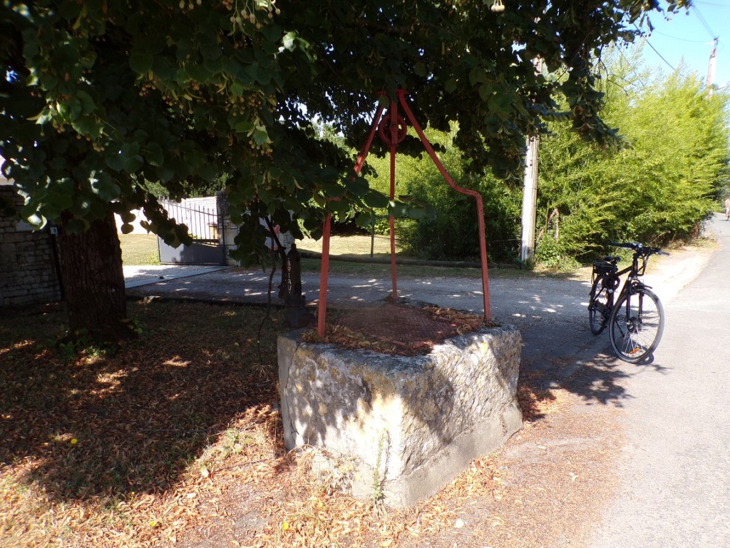 Villeneuve - Le puits de la rue du puits (22 juillet 2023)