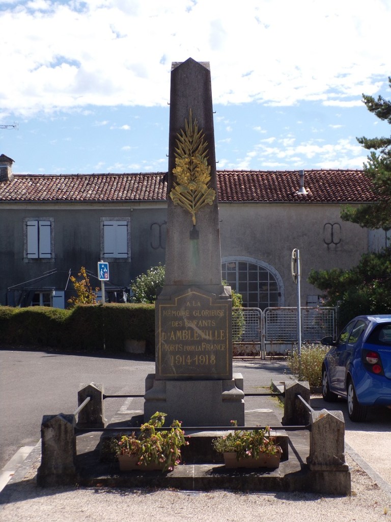 Ambleville - Le monument aux morts (19 août 2023)
