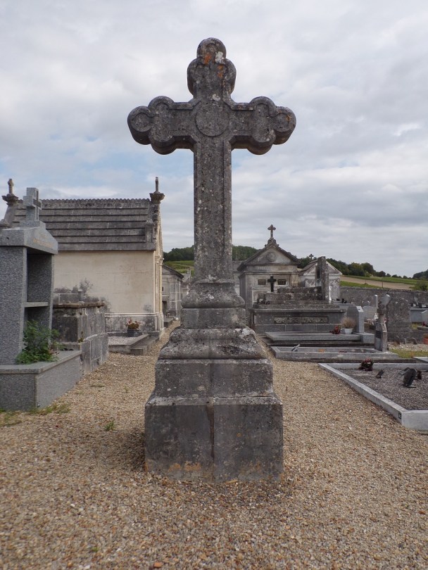 Bonneuil - La Croix de cimetière (14 août 2023)