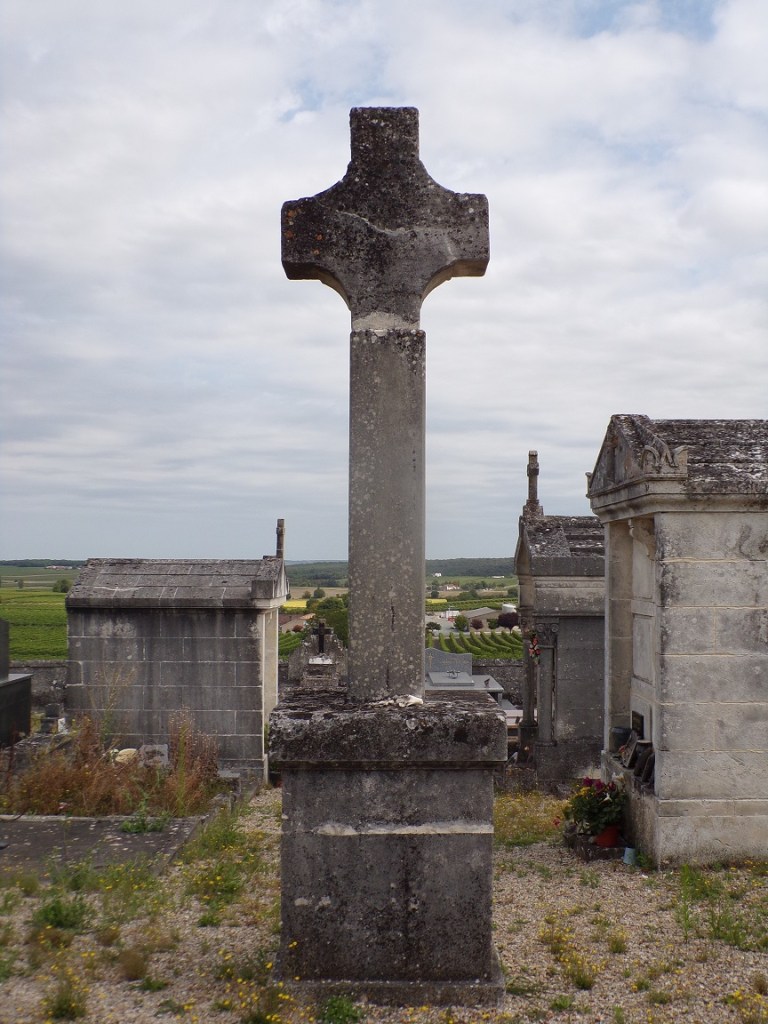 Bouteville - La Croix de cimetière (14 août 2023)