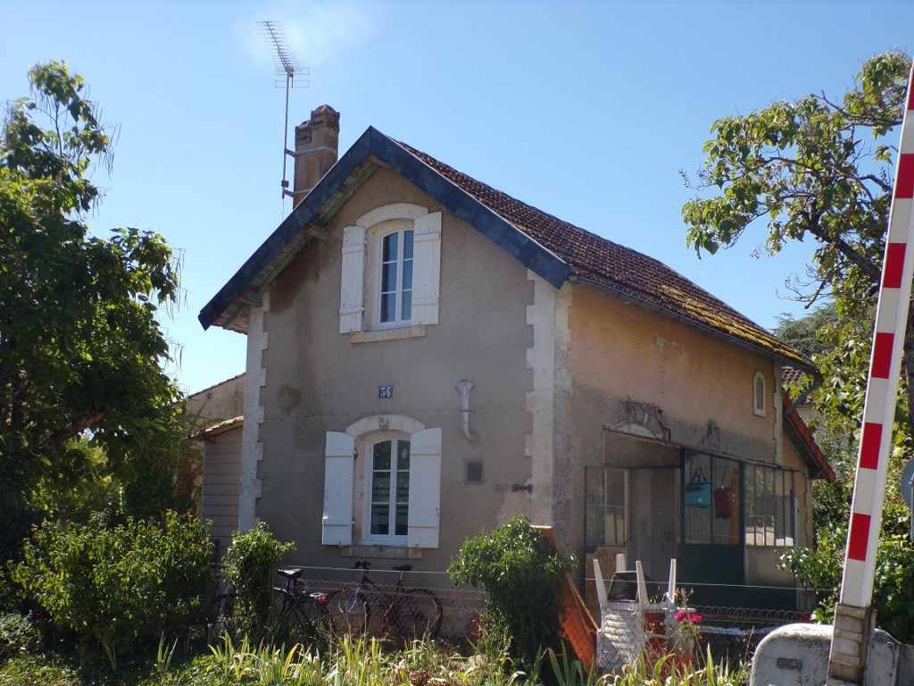 Graves-Saint-Amant – Maison de garde-barrière 34 (8 août 2023)