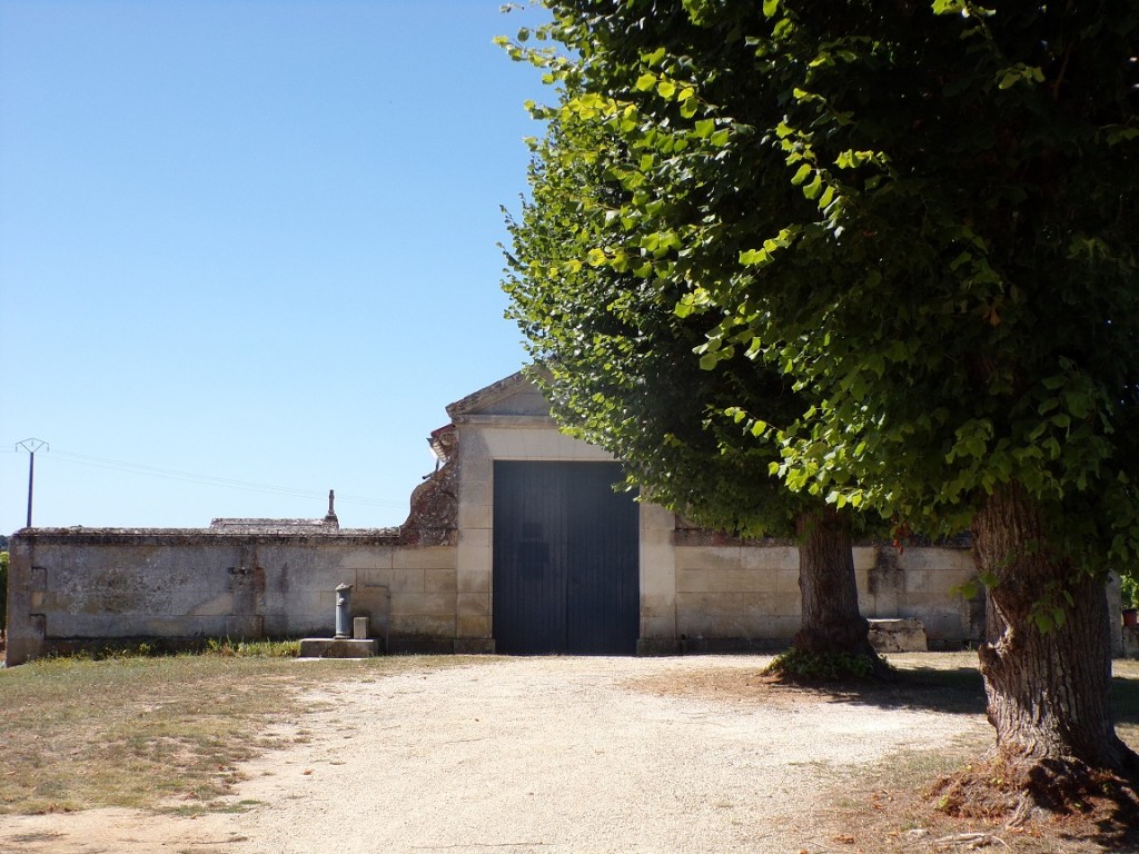 Graves-Saint-Amant - L'entrée du cimetière de Saint-Amant (8 août 2023)