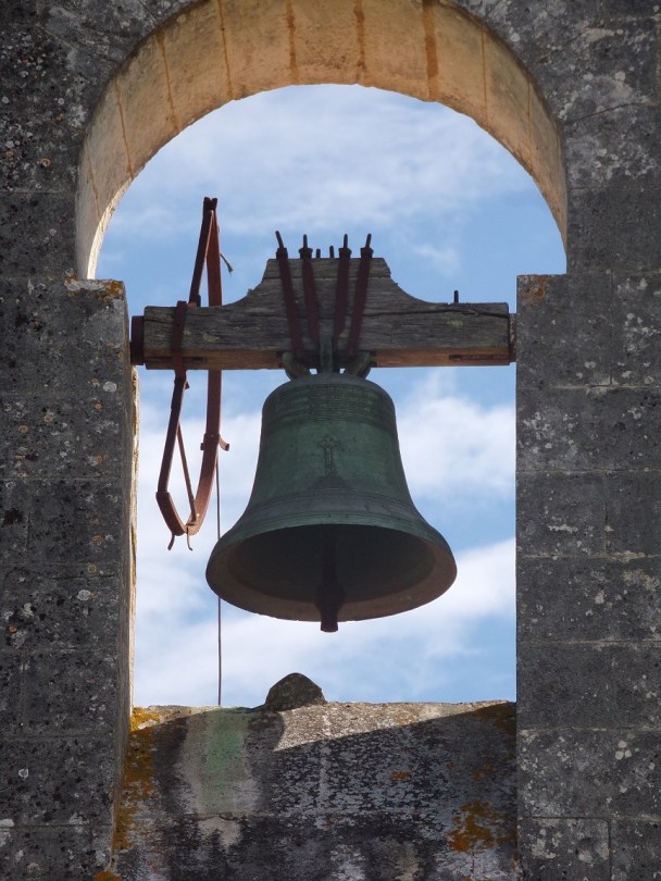 Lignières-Sonneville – La cloche de la chapelle de Sonneville (19 août 2023)