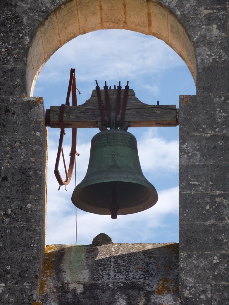 Lignières-Sonneville – La cloche de la chapelle de Sonneville (19 août 2023)