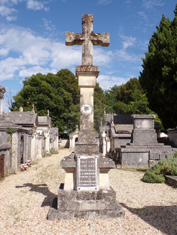 Lignières-Sonneville – La Croix de cimetière (19 août 2023)