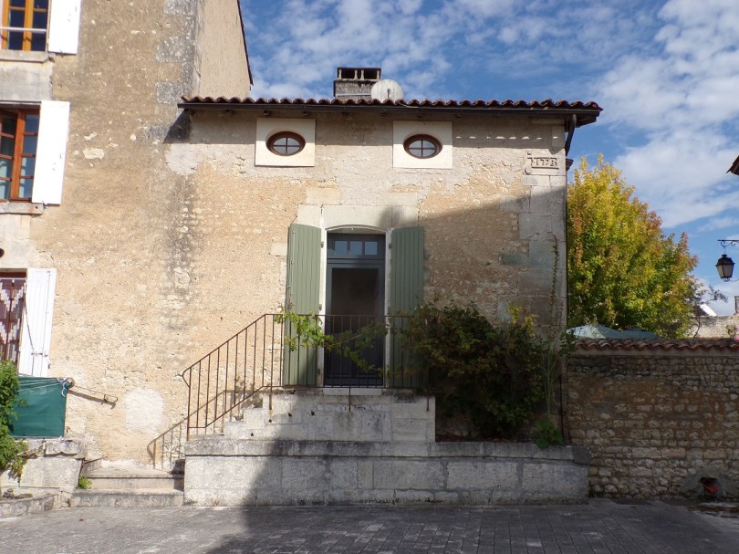 Lignières-Sonneville – Une maison datée de 1753 (19 août 2023)