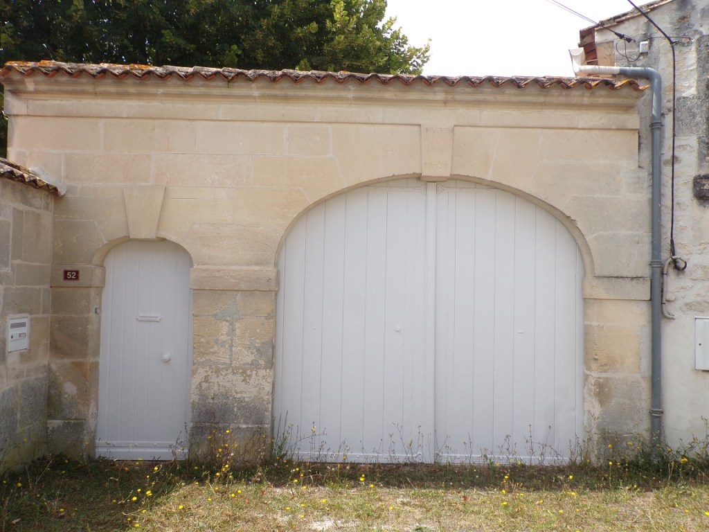 Mainxe – Portail daté '1842' (8 août 2023)