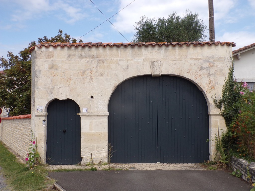 Saint-Preuil – Portail daté '1774' (14 août 2023)