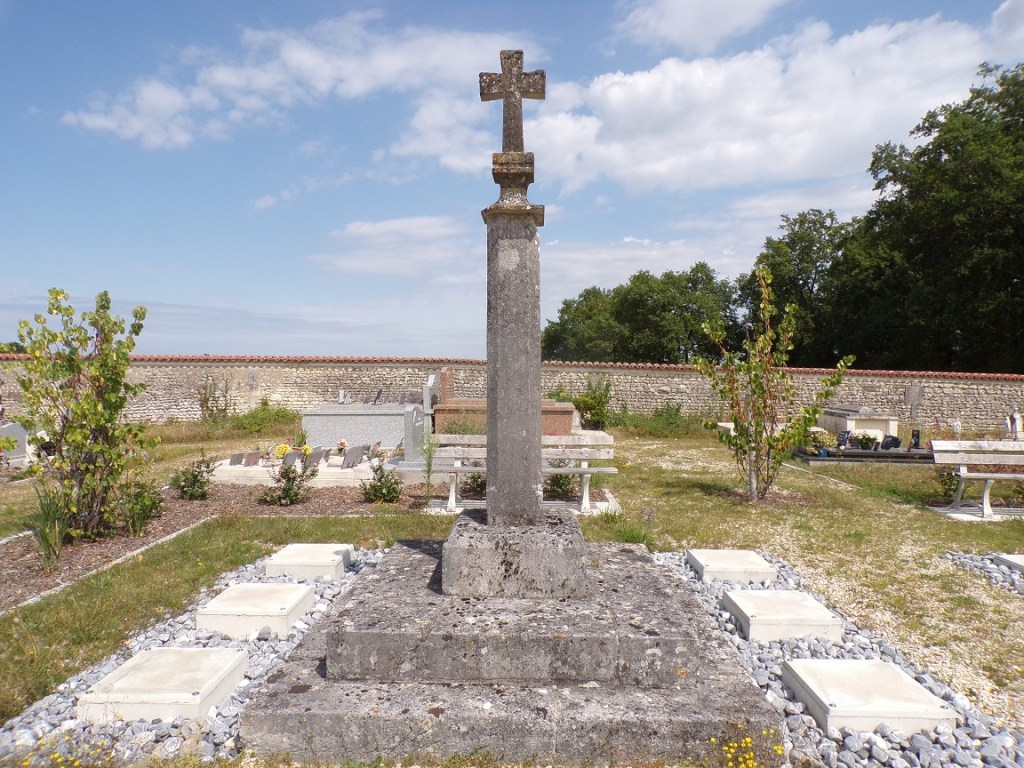 Saint-Preuil -La Croix de cimetière (14 août 20213)