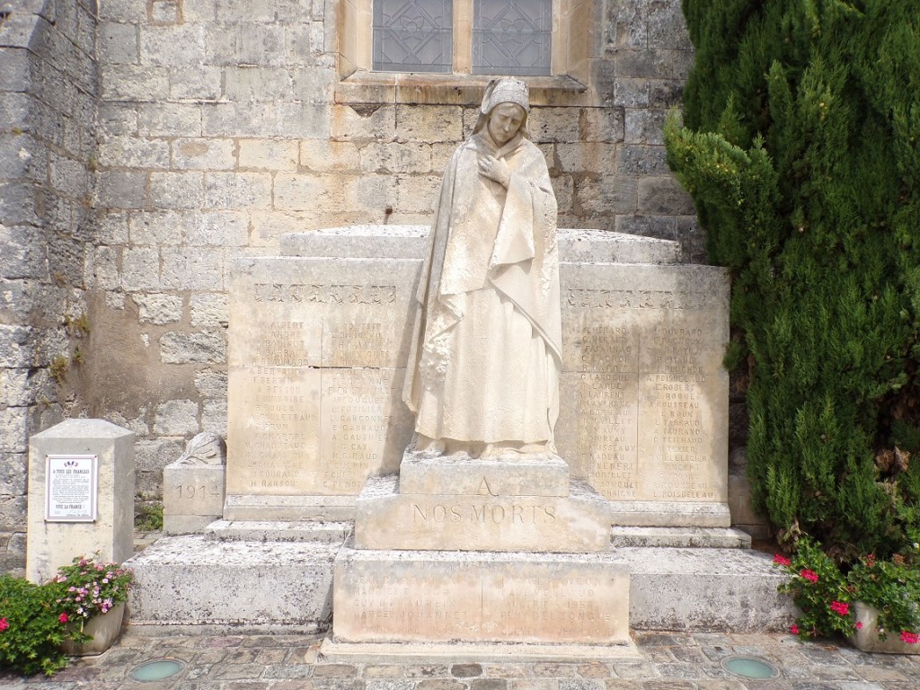 Segonzac - Le monument aux morts (14 août 2023)