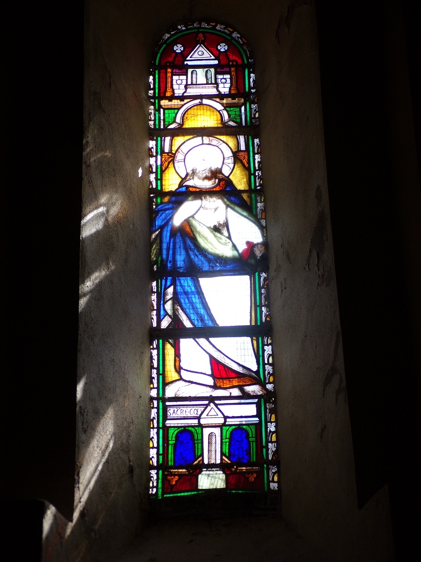 Burie – L’église Saint-Léger – Le vitrail ‘Sacré Coeur de Jésus’ (2 septembre 2023)