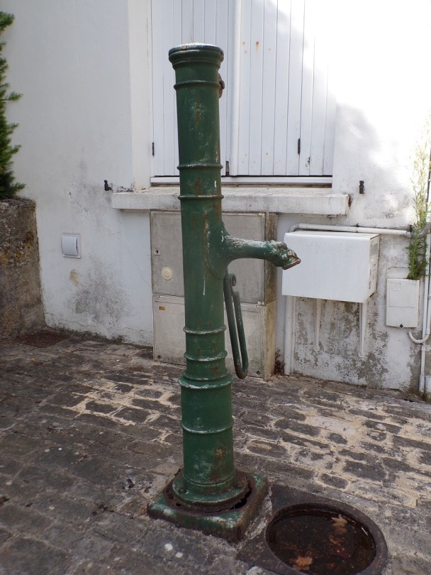 Burie – Une pompe à eau (2 septembre 2023)