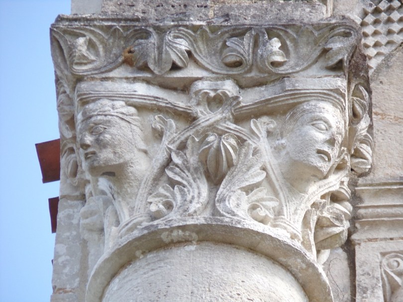 L'abbaye de Châtres - Un chapiteau (23 septembre 2023)