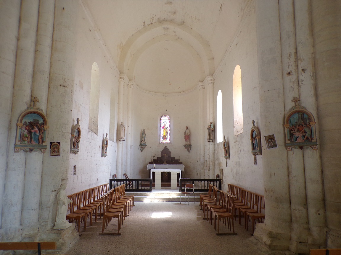 Matha – L’église Saint-Pierre de Marestay – Vue de l’entrée (9 septembre 2023)